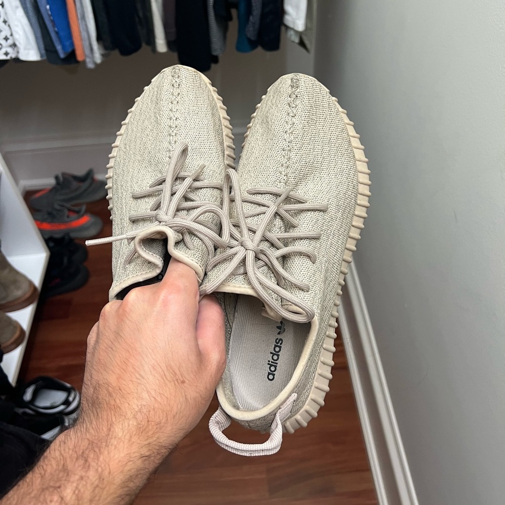 Yeezy 350 tan great condition 100% authentic size 9.5 comes with box